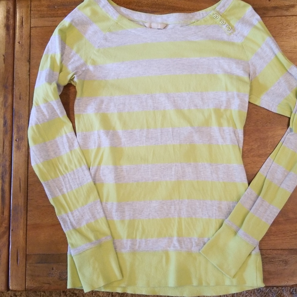Stripe Banana Republic shirt with button details